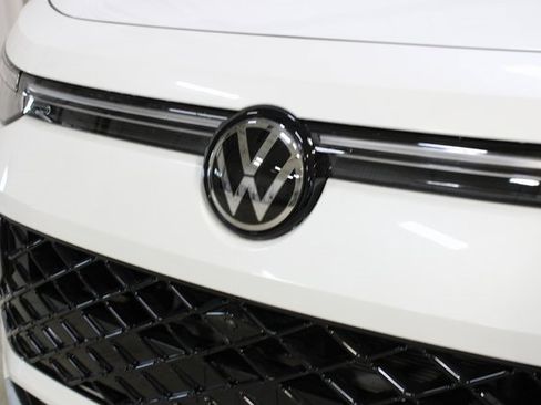 New 2026 Volkswagen Tiguan SEL R-Line image 33