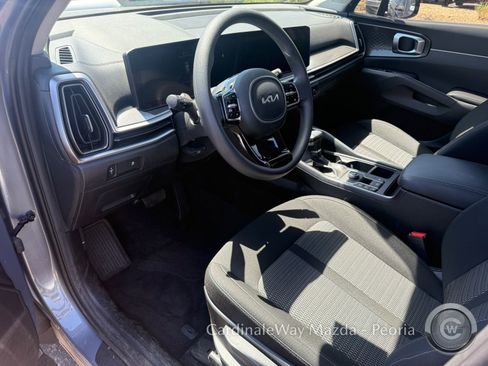 Used 2024 Kia Sorento LX image 13