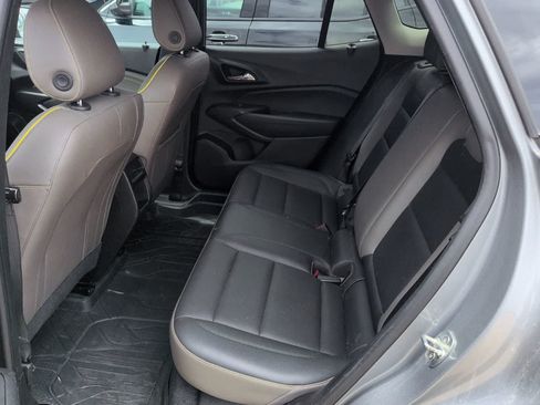 Used 2024 Chevrolet Trax ACTIV FWD image 7