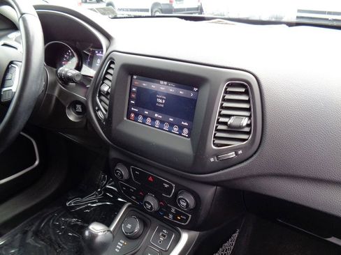 Certified 2019 Jeep Compass Latitude image 14