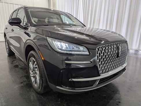 Used 2025 Lincoln Corsair AWD w/ Equipment Group 101A image 5