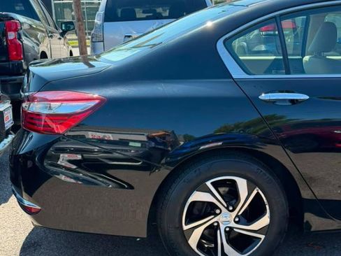 Used 2016 Honda Accord LX image 29