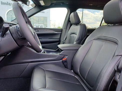 New 2026 Jeep Grand Cherokee L Limited w/ Limited Altitude Package AWD/4WD image 9