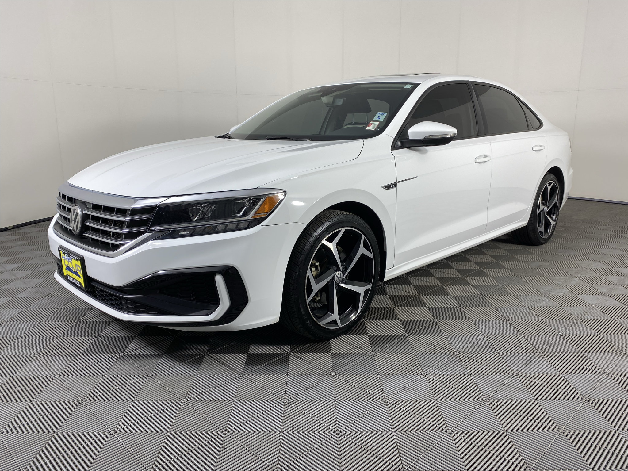 Used 2020 Volkswagen Passat 2.0T R-Line FWD image 3