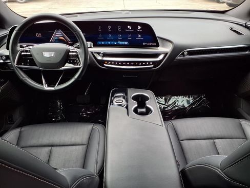 Certified 2024 Cadillac Lyriq Luxury RWD image 12