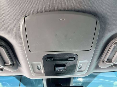 Used 2019 Toyota Camry SE FWD image 21
