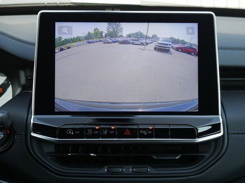 New 2025 Jeep Compass Limited w/ Sun & Sound Group image 6