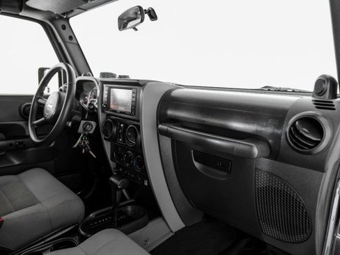 Used 2008 Jeep Wrangler Unlimited Rubicon w/ Dual Top Group AWD/4WD image 10