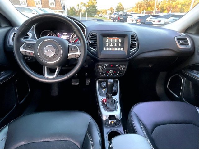 Used 2019 Jeep Compass Latitude w/ Popular Equipment Group AWD/4WD image 14