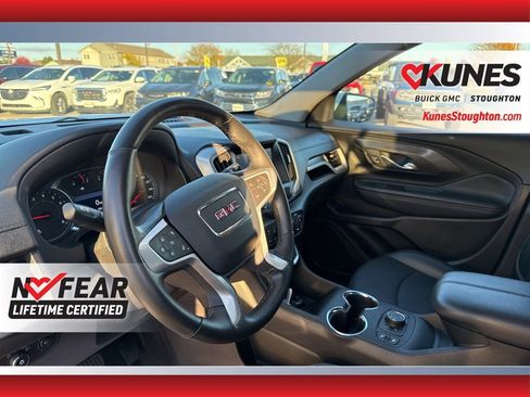 Used 2024 GMC Terrain SLT image 21