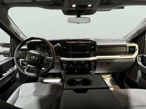 Certified 2025 Ford F250 XLT image 9