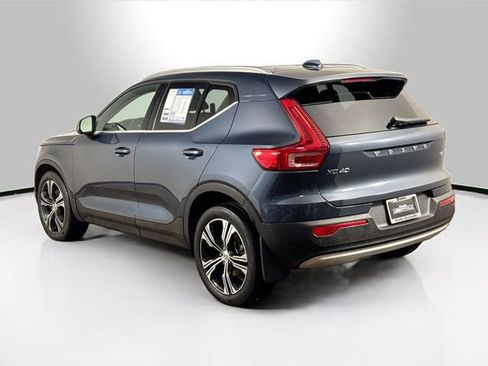 Used 2022 Volvo XC40 T5 Inscription image 8