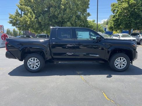 New 2025 Toyota Tacoma SR5 image 9