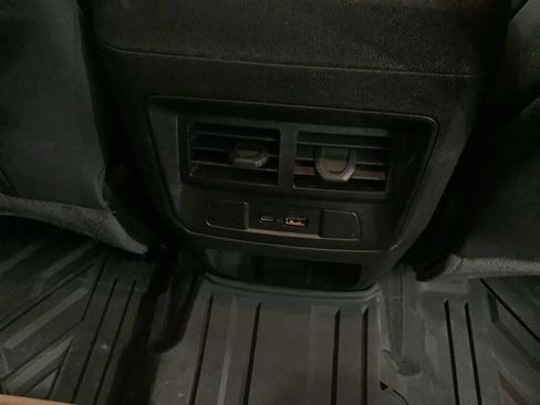 Used 2024 GMC Canyon AT4 image 33