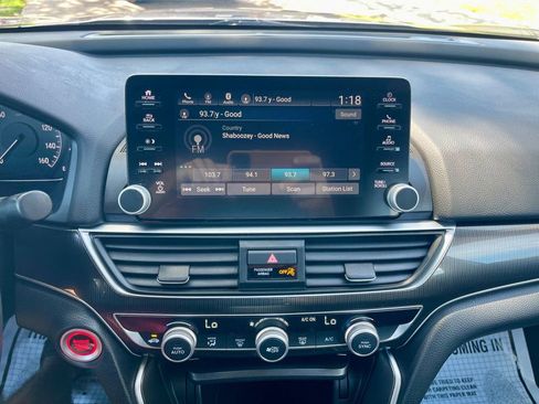 Used 2018 Honda Accord Sport image 15