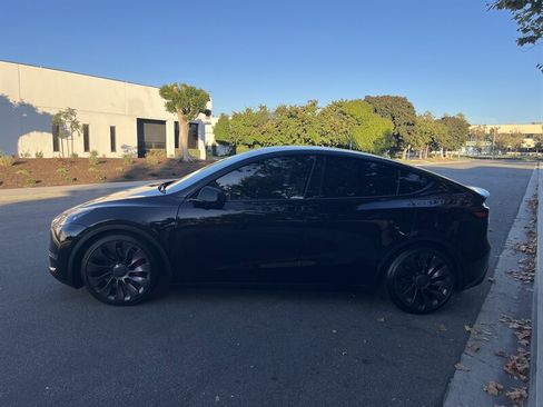 Used 2021 Tesla Model Y Performance image 9