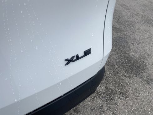 Used 2024 Toyota Grand Highlander XLE image 27