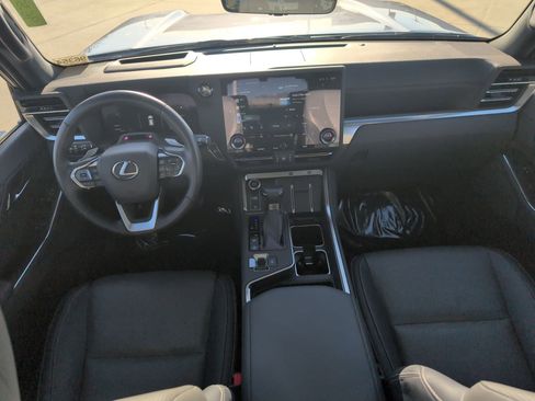 Used 2024 Lexus GX 550 w/ Accessory Package (2T) image 26