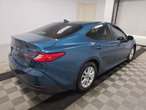 Used 2026 Toyota Camry LE w/ Convenience Package FWD image 4