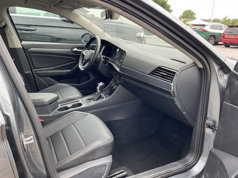 Used 2024 Volkswagen Jetta SE FWD image 14