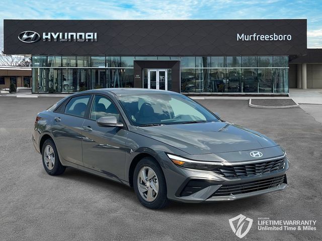New 2026 Hyundai Elantra SE FWD image 3
