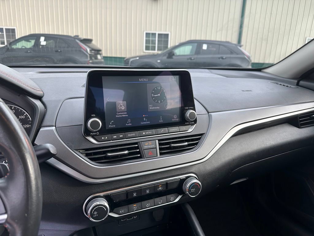 Used 2024 Nissan Altima 2.5 SR AWD/4WD image 17