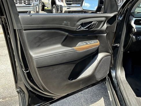 Used 2023 GMC Acadia SLE image 20