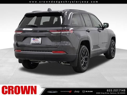New 2026 Jeep Grand Cherokee Altitude RWD image 5