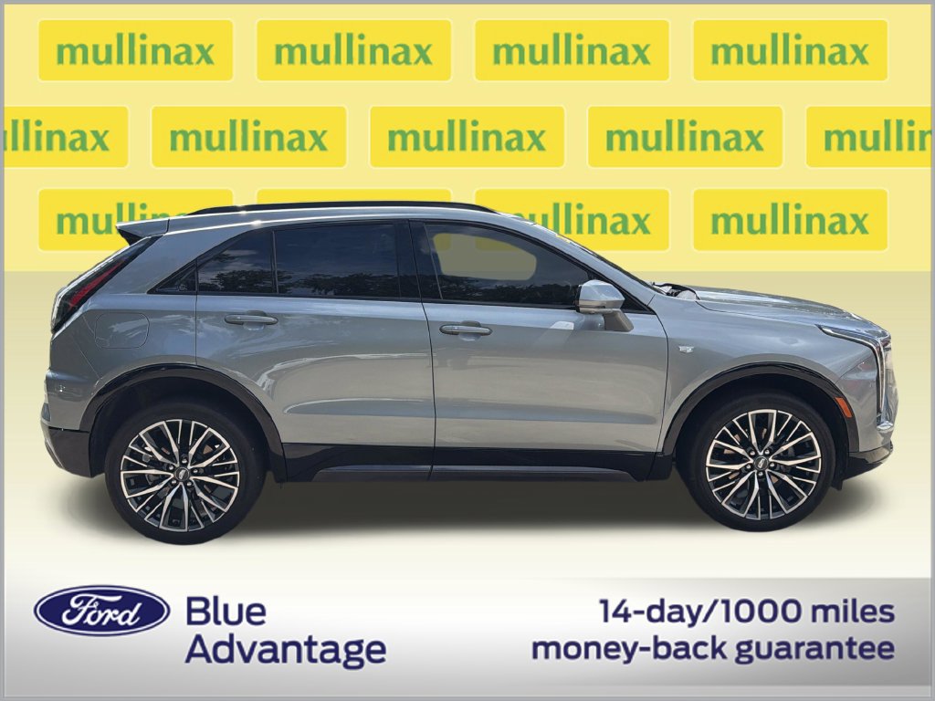 Used 2025 Cadillac XT4 Sport FWD image 2