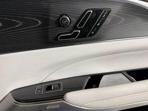 Used 2024 Cadillac Lyriq Luxury RWD image 31
