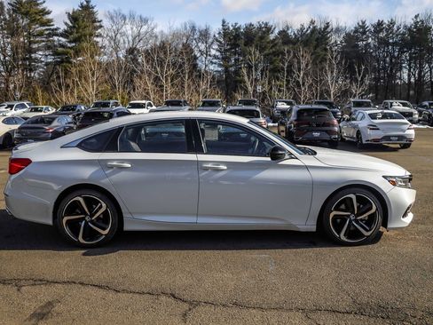 Used 2022 Honda Accord Sport image 4