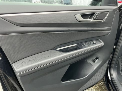 Used 2025 Volkswagen Atlas Cross Sport SE image 20