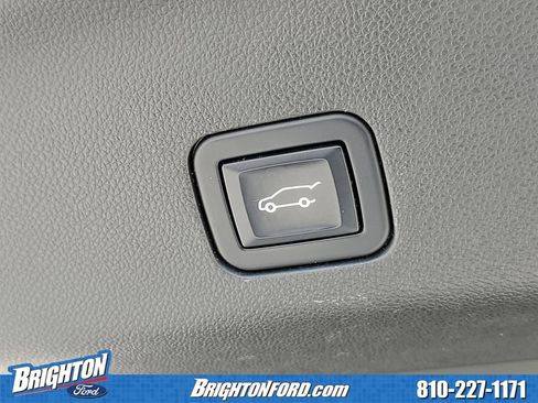 Used 2023 Chevrolet Suburban Z71 AWD/4WD image 8