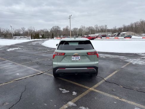 New 2026 Chevrolet Equinox LT w/ Convenience Package II image 8