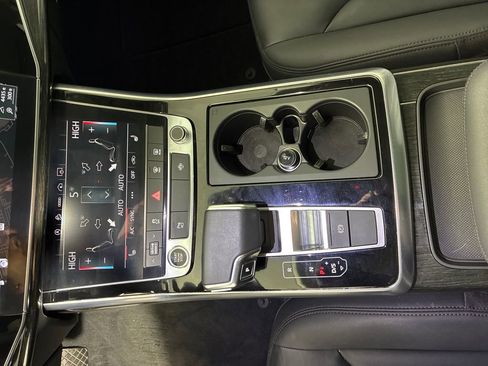 Used 2021 Audi Q7 3.0T Premium Plus w/ Premium Plus Package image 23