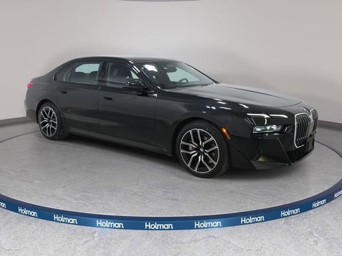 Certified 2023 BMW 760i xDrive image 4