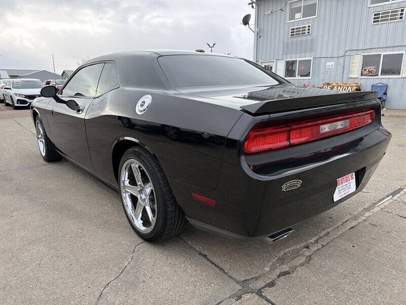 Used 2009 Dodge Challenger R/T RWD image 4