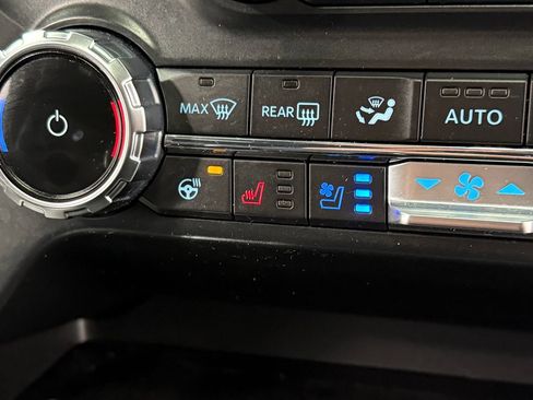 Used 2022 Ford F150 Lariat w/ Equipment Group 502A High image 28