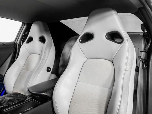 Used 2009 Nissan GT-R Premium image 3