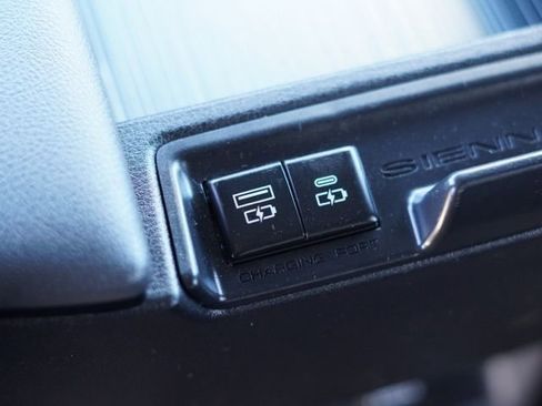 Used 2023 Toyota Sienna XSE image 37