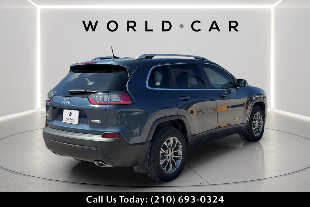 Used 2020 Jeep Cherokee Latitude Plus w/ Cold Weather Group AWD/4WD image 3