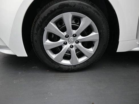 New 2026 Toyota Corolla LE FWD image 19