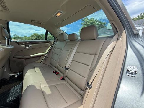 Used 2011 Mercedes-Benz E 350 BlueTEC Sedan image 13