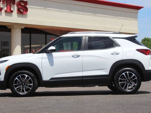 Used 2025 Chevrolet TrailBlazer LT FWD image 6