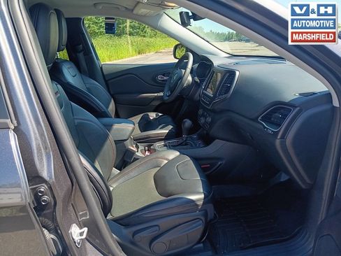 Used 2022 Jeep Cherokee Trailhawk w/ Trailer Tow Group AWD/4WD image 15
