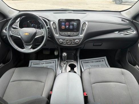 Used 2017 Chevrolet Malibu LT FWD image 25