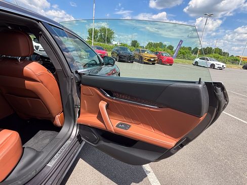 Used 2023 Maserati Quattroporte GT RWD image 43