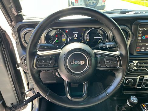 Used 2023 Jeep Wrangler Unlimited w/ Sun & Screen Package AWD/4WD image 18