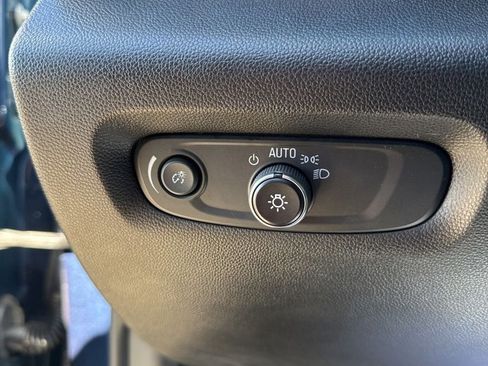 Used 2023 Chevrolet Traverse LT image 14