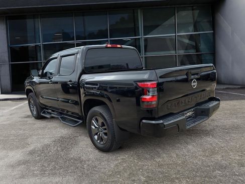 Used 2025 Nissan Frontier SV image 5